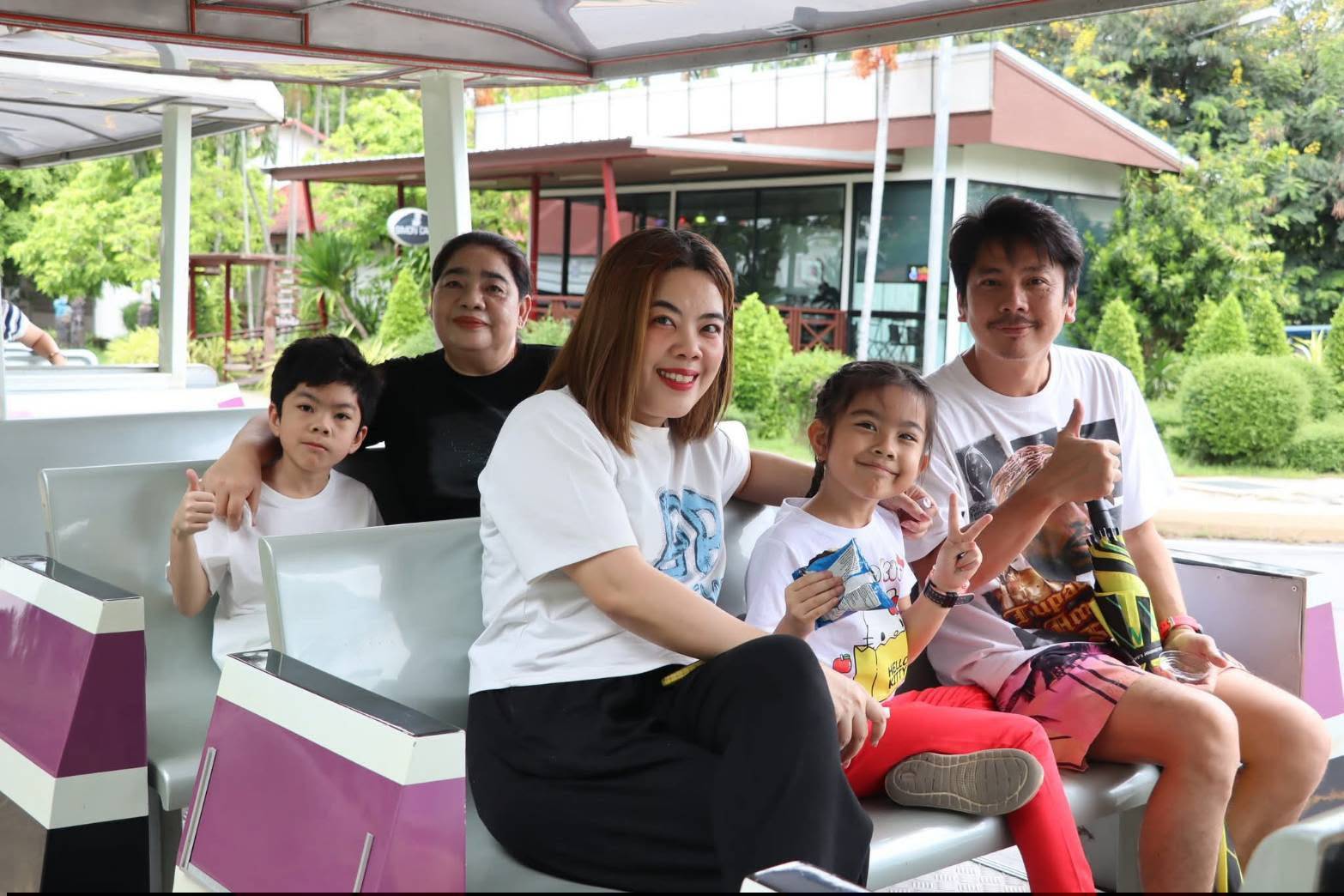 title - สุดสัปดาห์นี้ ศพส. ชวนมานั่งรถไฟเที่ยว ณ ศูนย์ส่งเสริมและพัฒนาอาชีพเสริมนอกภาคการเกษตร (ศูนย์ศิลปาชีพบางไทร (เดิม))